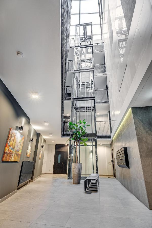 Happy Inn Presidential, Self Check-In, Parking In The Underground Garage VNO Esterno foto
