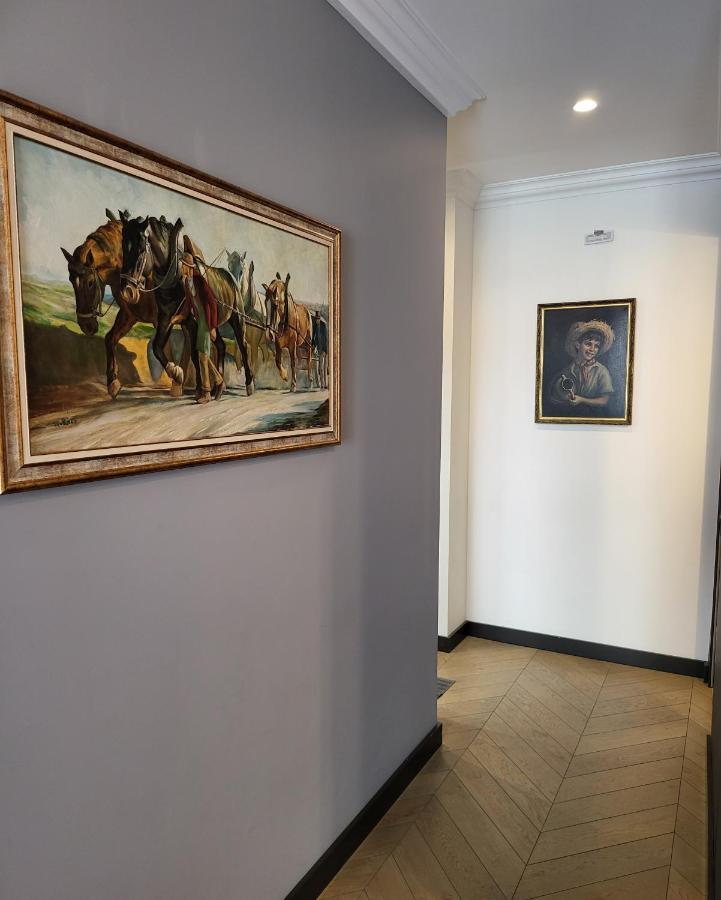 Happy Inn Presidential, Self Check-In, Parking In The Underground Garage VNO Esterno foto