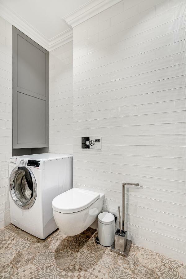 Happy Inn Presidential, Self Check-In, Parking In The Underground Garage VNO Esterno foto
